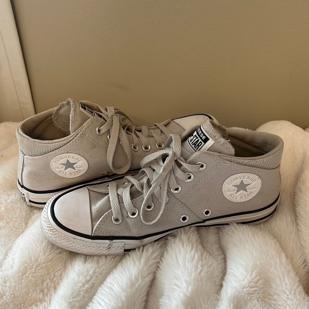 Grey converse size 8